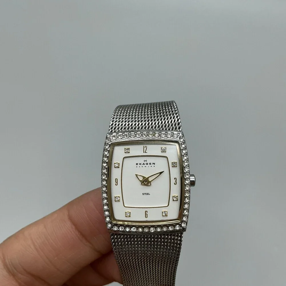 Skagen Womens Watch 21mm White Dial Silver Tone Crystal Bezel New Battery